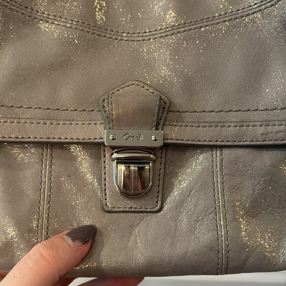 Authentic Coach Poppy Silver Leather Layla Shoulder Bag Y2K - Picture 6 of 9